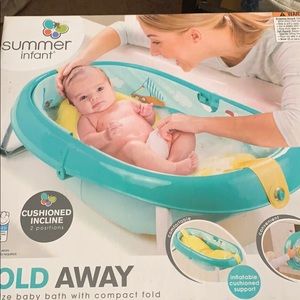 Baby bath tub